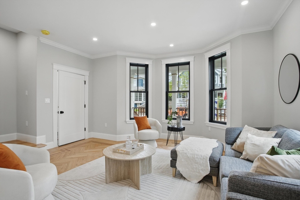 61 Lyndhurst Street A