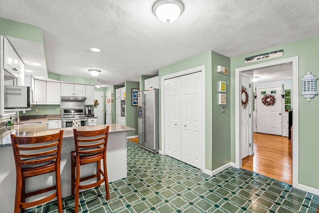 4 Mulberry Street, Groveland, MA, 4 Mulberry Street, Groveland, MA Photo #8