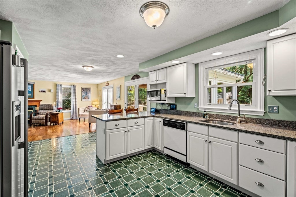 4 Mulberry Street, Groveland, MA, 4 Mulberry Street, Groveland, MA Photo #10