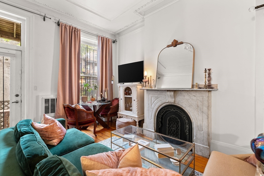 46 E Springfield St B