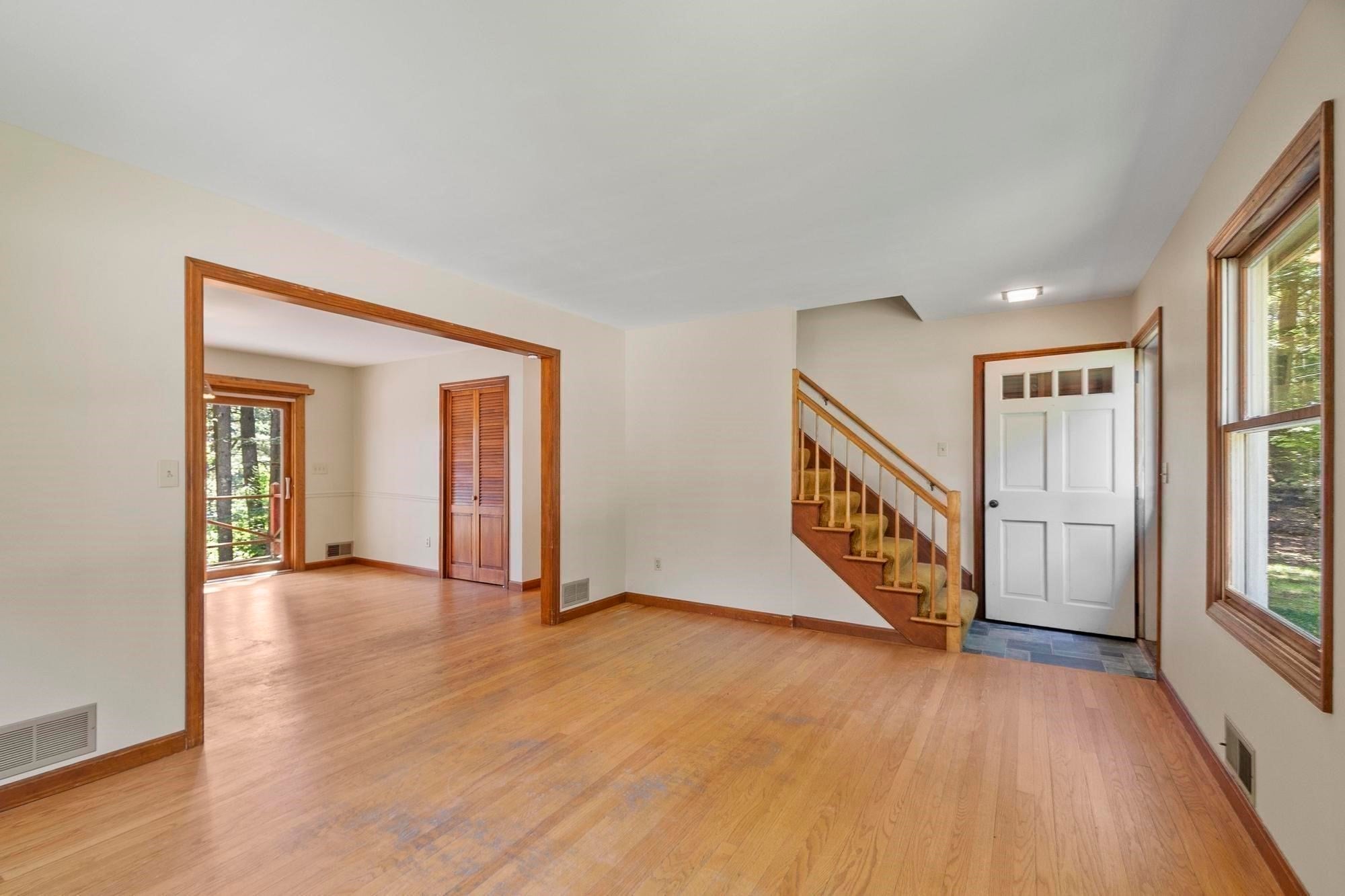 9 Laurel Ln