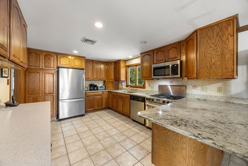 2 Franconia Ave, Wareham, MA, 2 Franconia Ave, Wareham, MA Photo #15