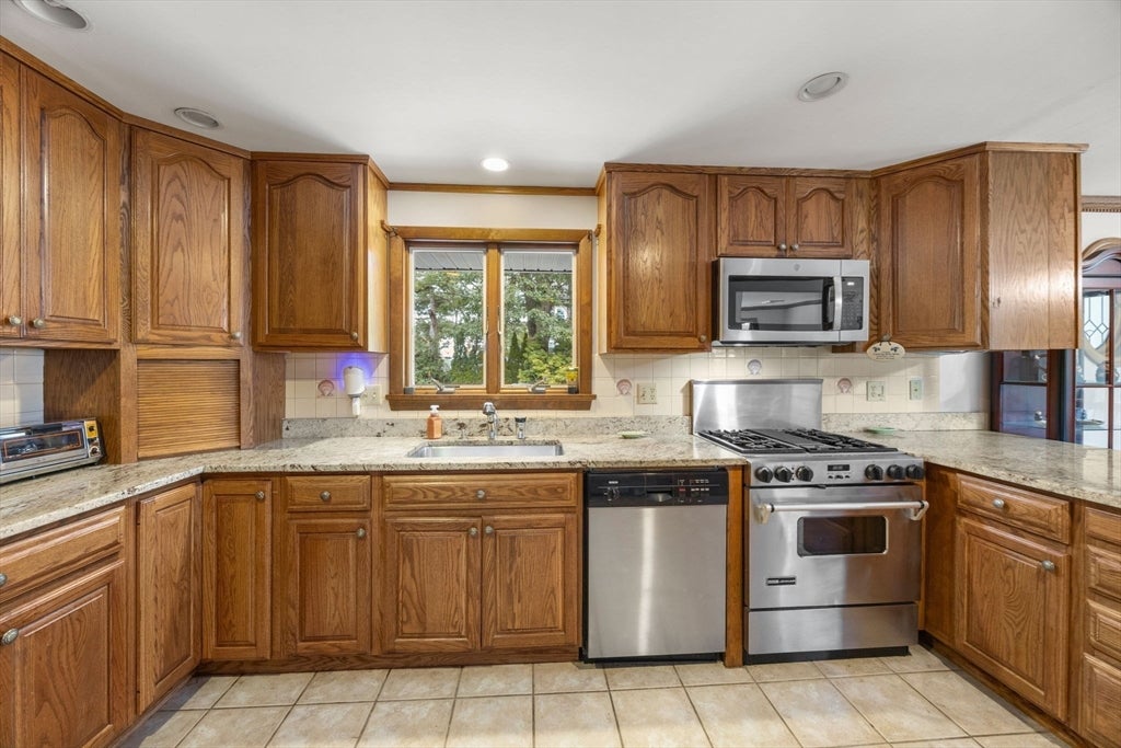 2 Franconia Ave, Wareham, MA, 2 Franconia Ave, Wareham, MA Photo #16