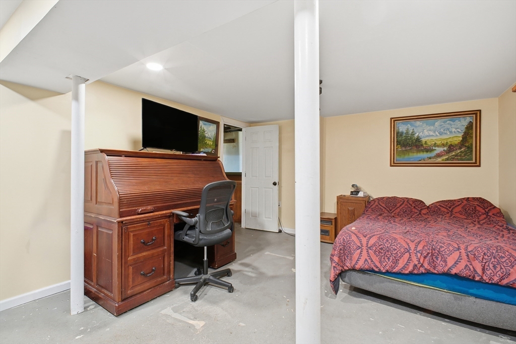 Agawam, Massachusetts 01030, United States, 4 Bedrooms Bedrooms, ,2 BathroomsBathrooms,Residential,Active,238096