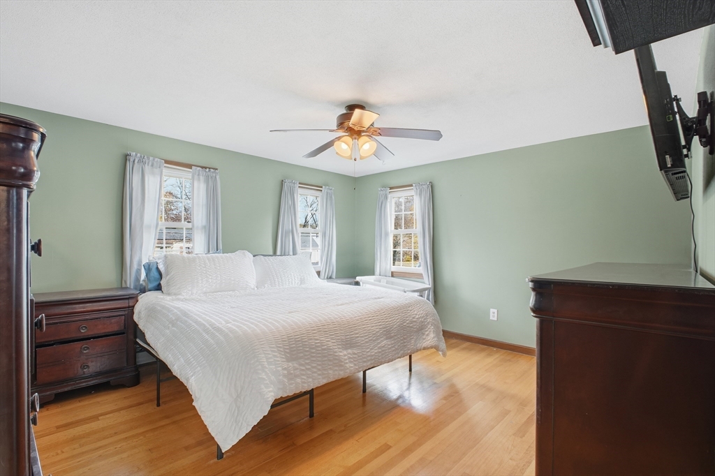 Agawam, Massachusetts 01030, United States, 4 Bedrooms Bedrooms, ,2 BathroomsBathrooms,Residential,Active,238096