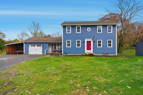 387 Southwick St Agawam MA 01030