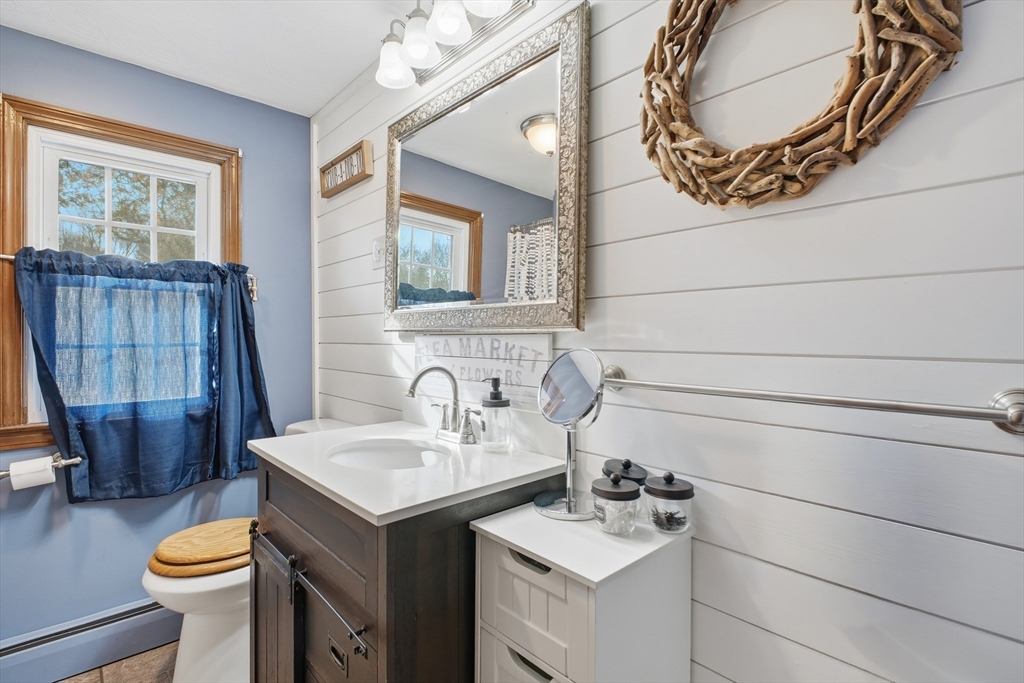 Agawam, Massachusetts 01030, United States, 4 Bedrooms Bedrooms, ,2 BathroomsBathrooms,Residential,Active,238096