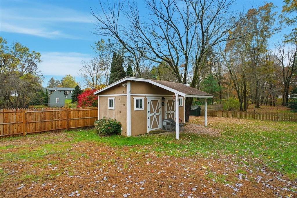 Agawam, Massachusetts 01030, United States, 4 Bedrooms Bedrooms, ,2 BathroomsBathrooms,Residential,Active,238096