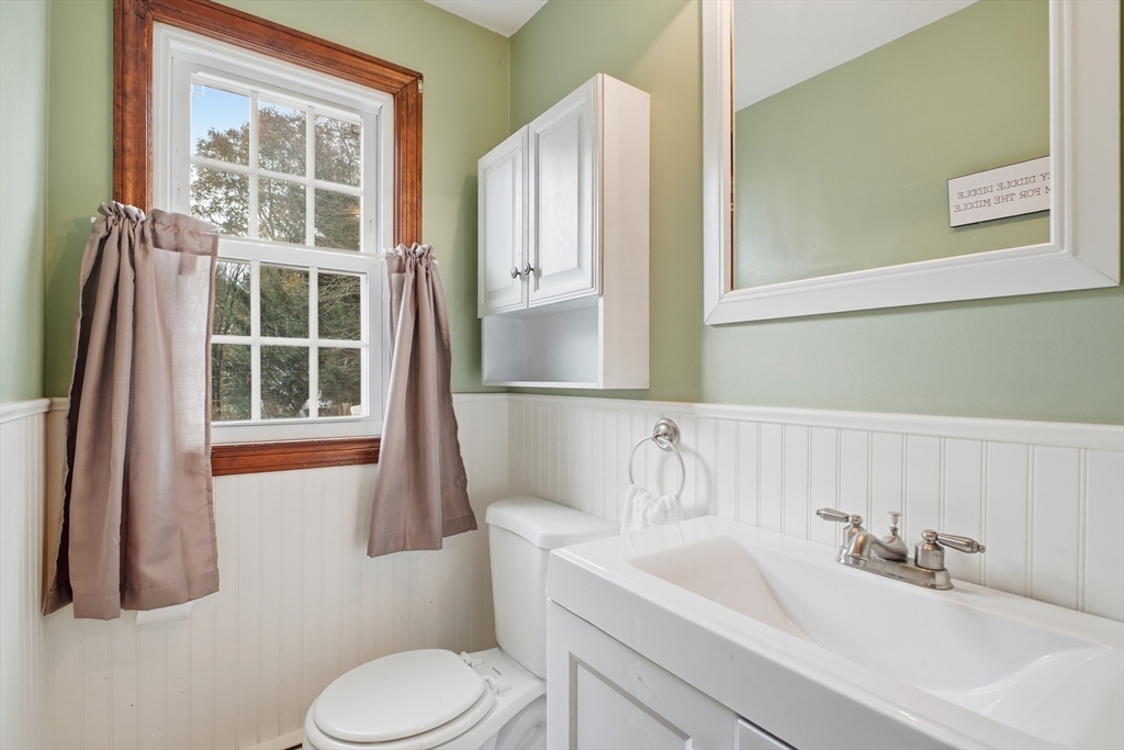 Agawam, Massachusetts 01030, United States, 4 Bedrooms Bedrooms, ,2 BathroomsBathrooms,Residential,Active,238096