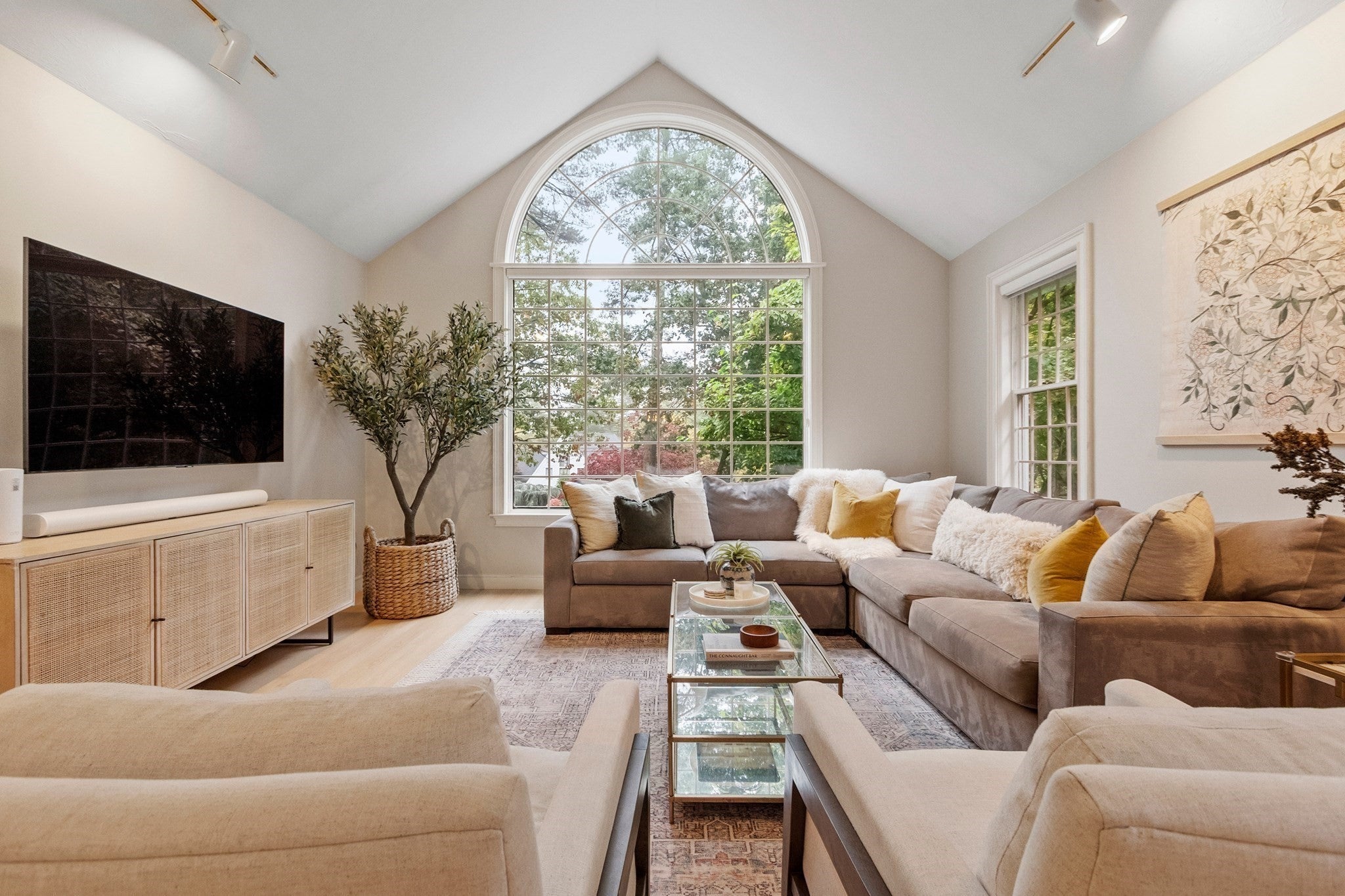 8 Larch Road