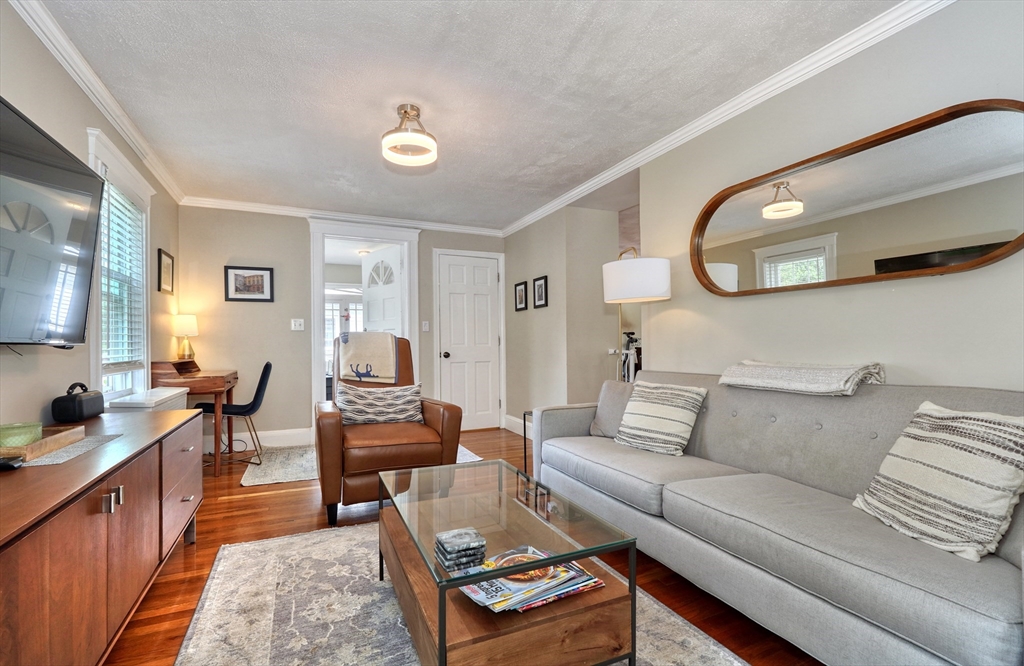 215 Curve St.