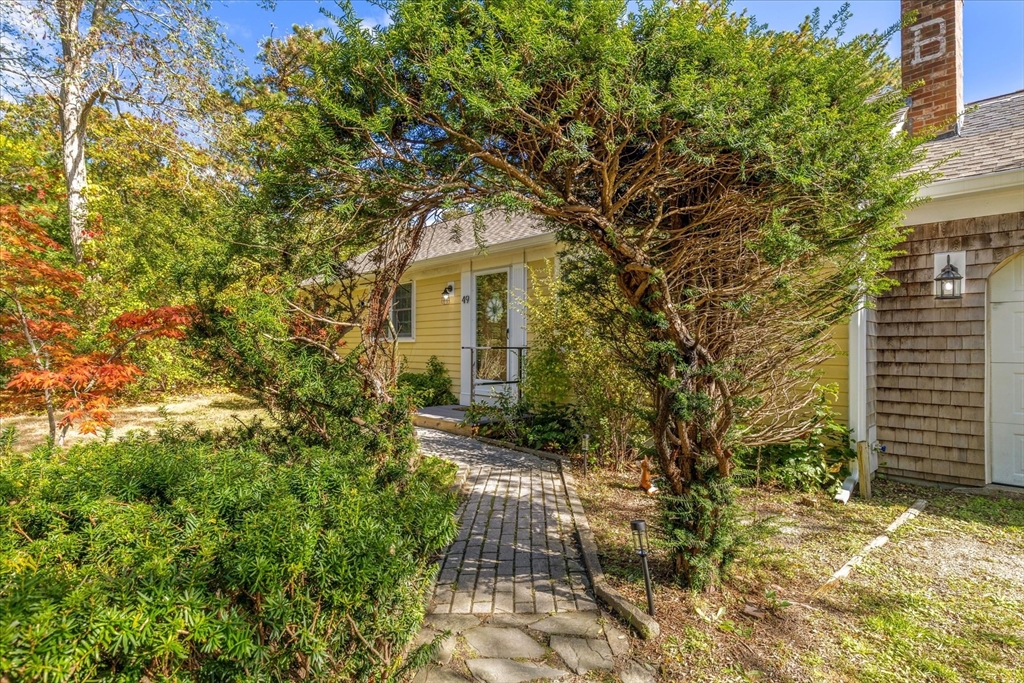 49 Village Ln