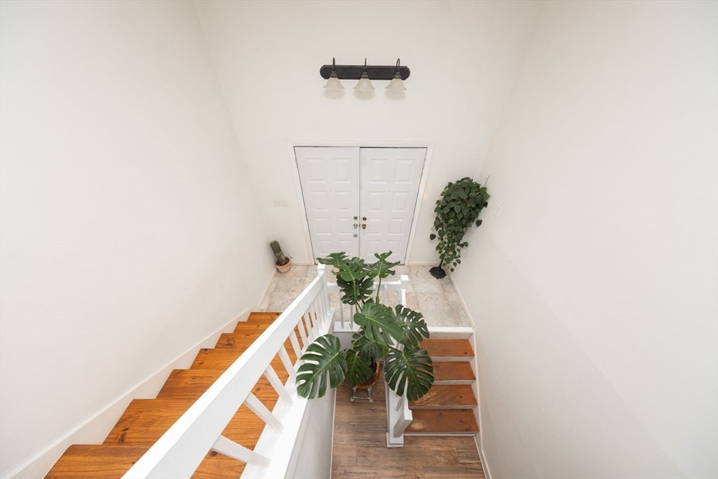 92 Brook St
