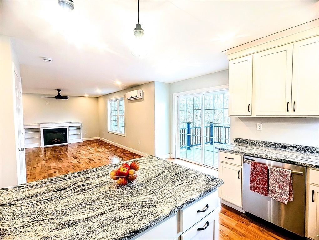 72B Cottage Lane - (Sf) (RT Half)