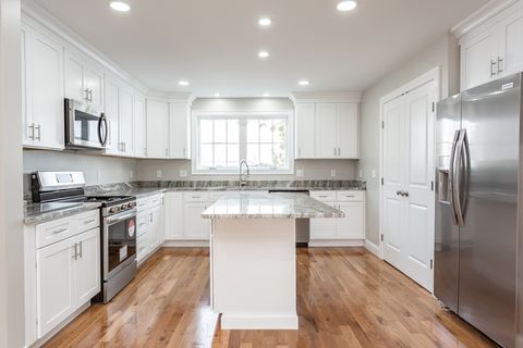 Photo of 579 Summit St #3, Fall River, MA 02724 (MLS # 73439689)