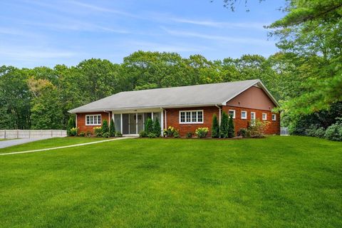 41 Essex St Wenham MA 01984