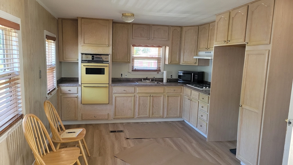 252 Newbury 58