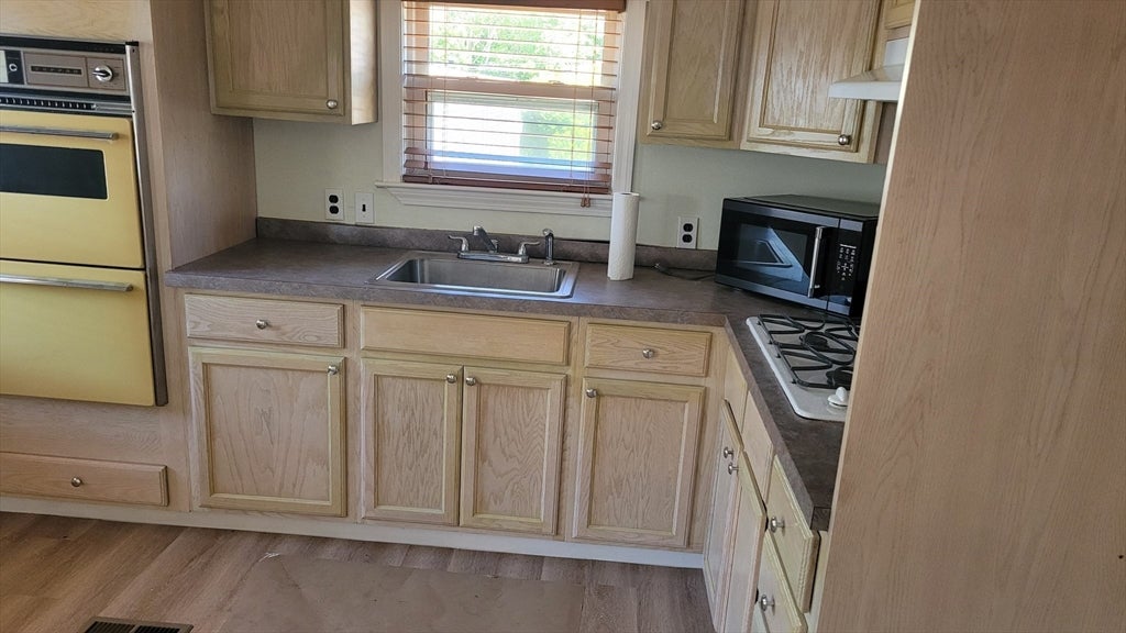 252 Newbury ST 58, Peabody MA 01960
