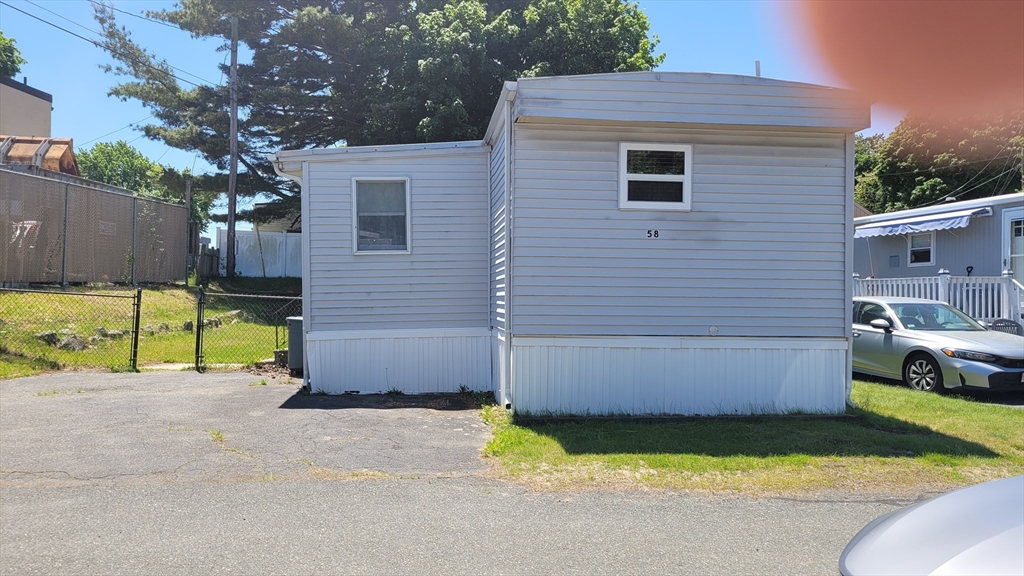 252 Newbury 58