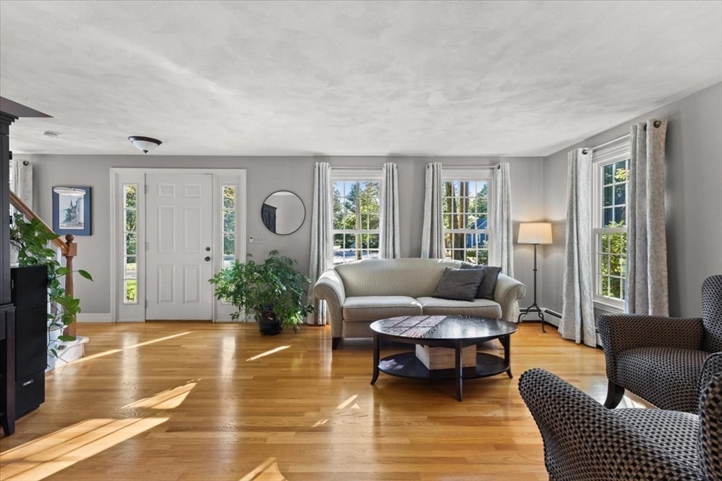 10 Sleepy Hollow Cir