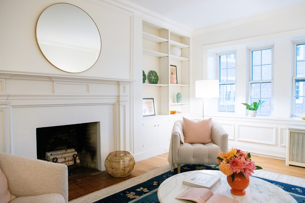 986 Memorial Drive 404