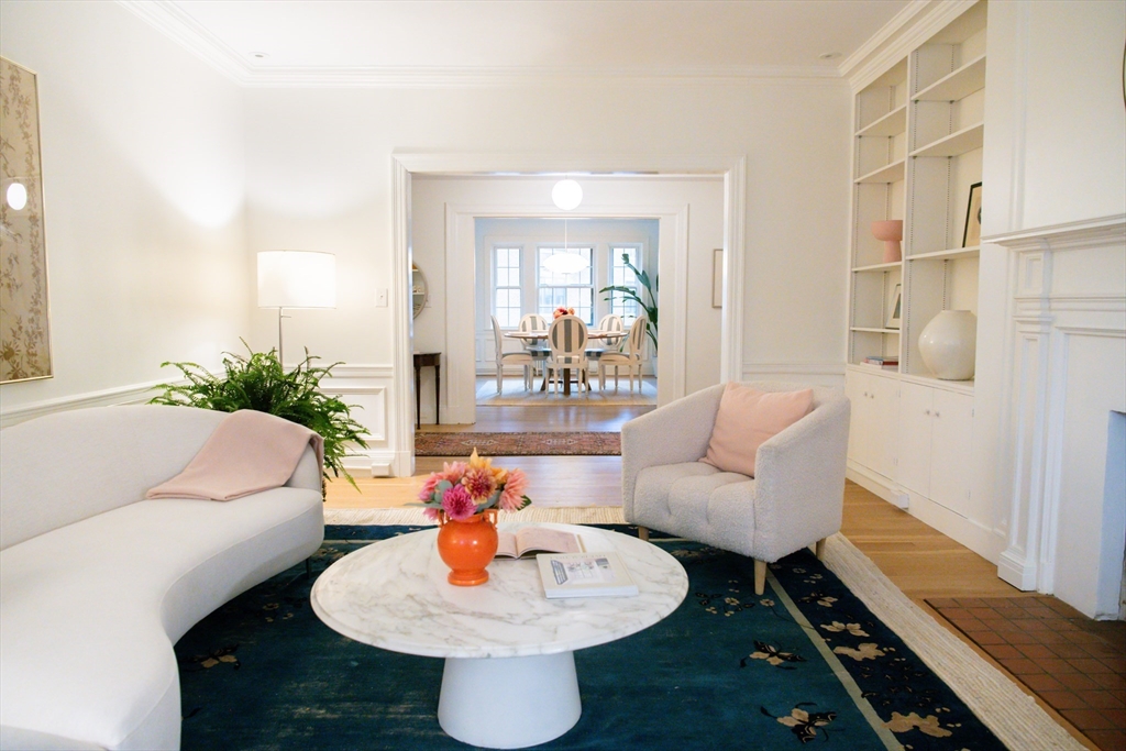 986 Memorial Drive 404