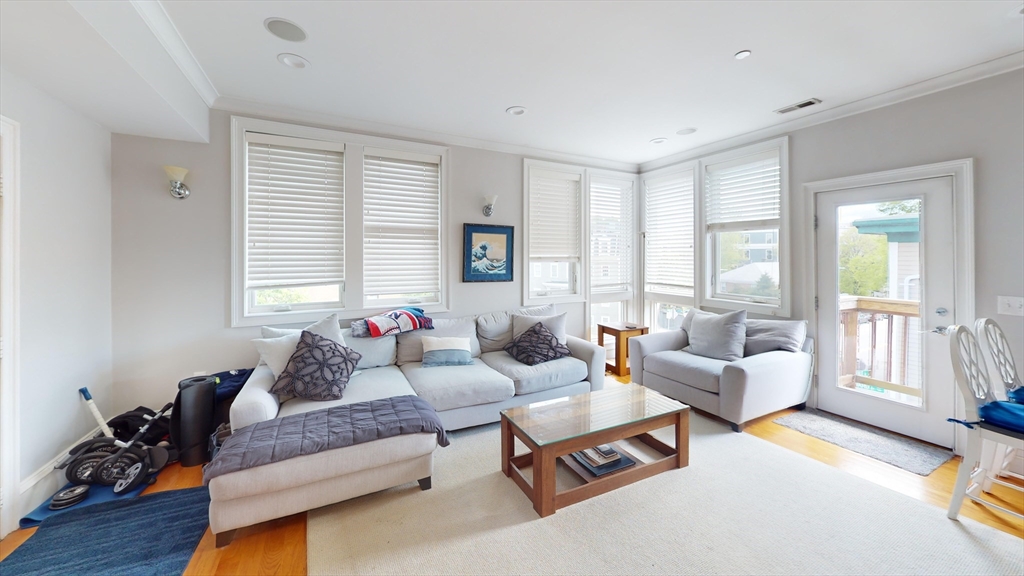 Click for 57 Preble ST #3, Boston, MA slideshow