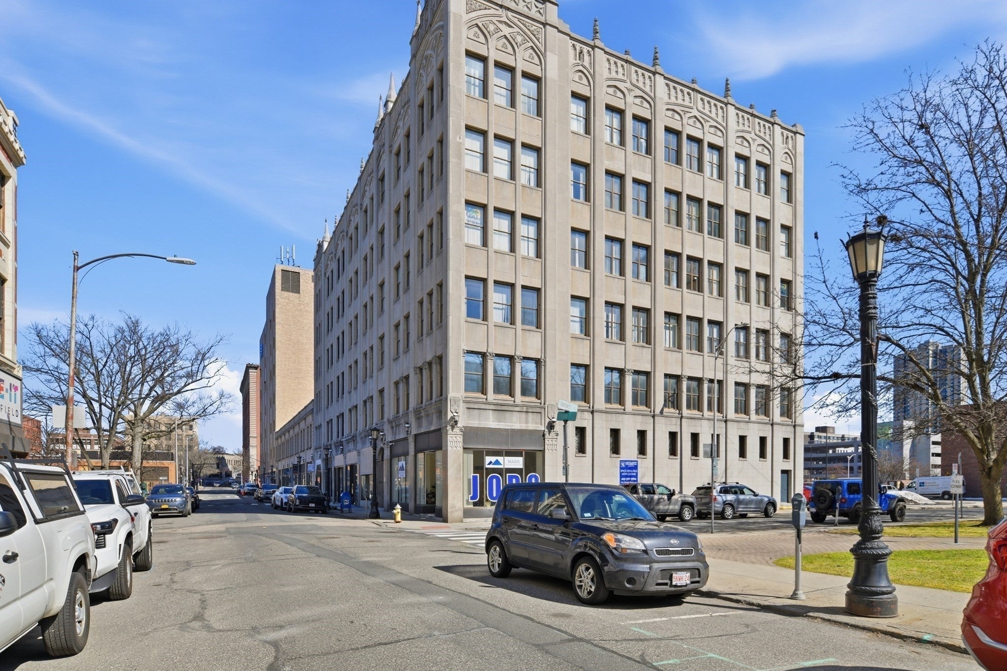 289-307 Bridge St