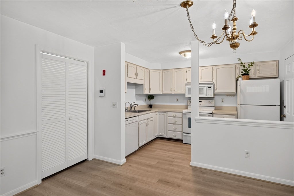 2 Englewood Dr #F8, Harwich, MA Photo #11