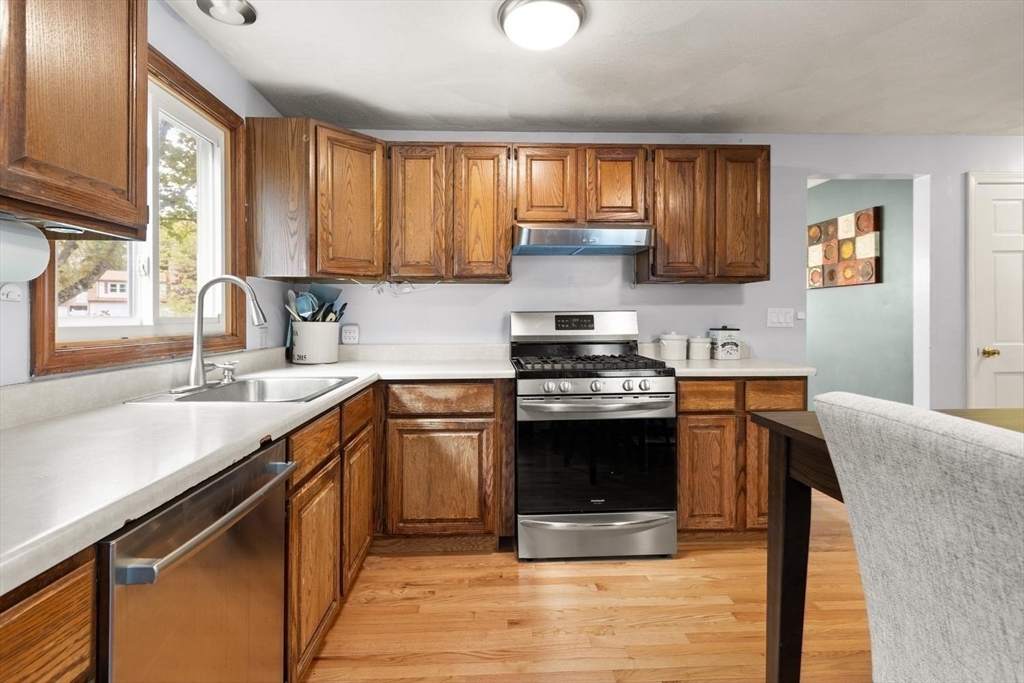 8 Matthew Lane, Chelmsford, MA Photo #12