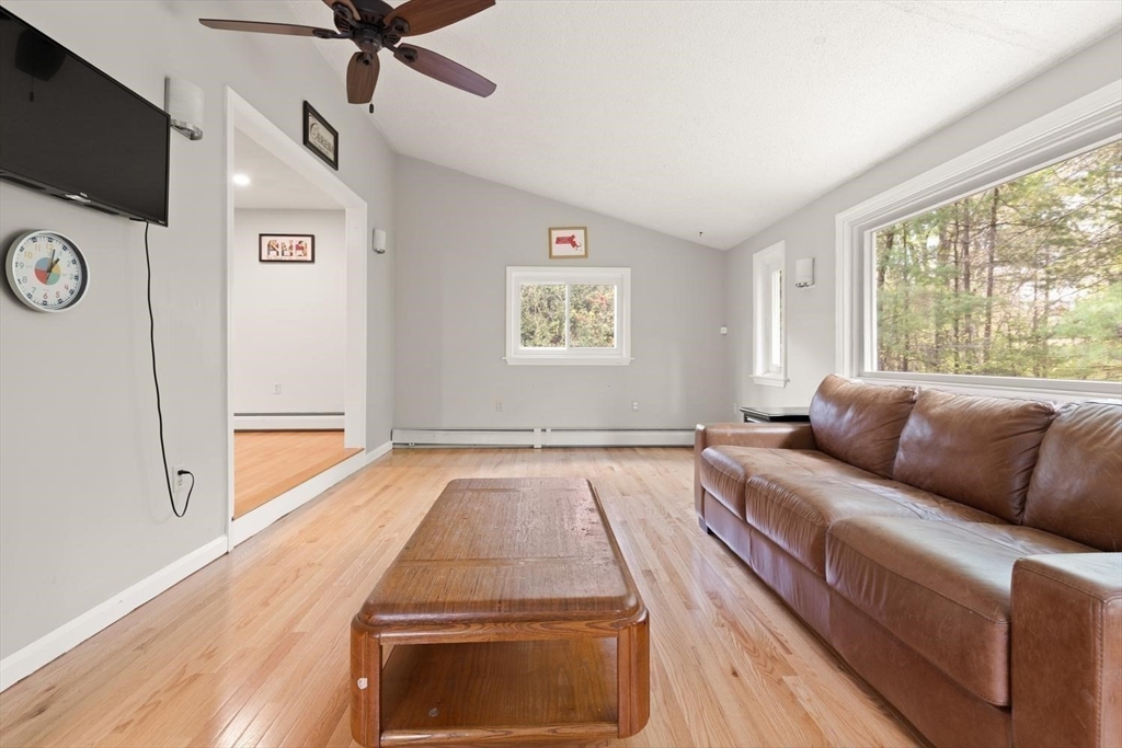 8 Matthew Lane, Chelmsford, MA Photo #7