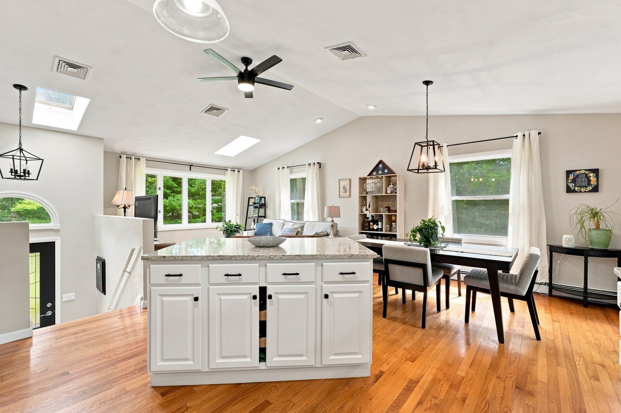 32 Mountaindale Rd, Smithfield, RI, 32 Mountaindale Rd, Smithfield, RI Photo #9