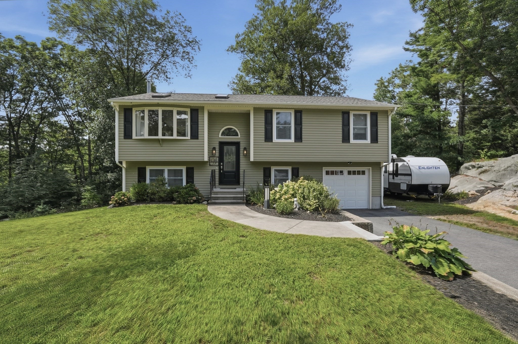 32 Mountaindale Rd, Smithfield, RI, 32 Mountaindale Rd, Smithfield, RI Photo #1