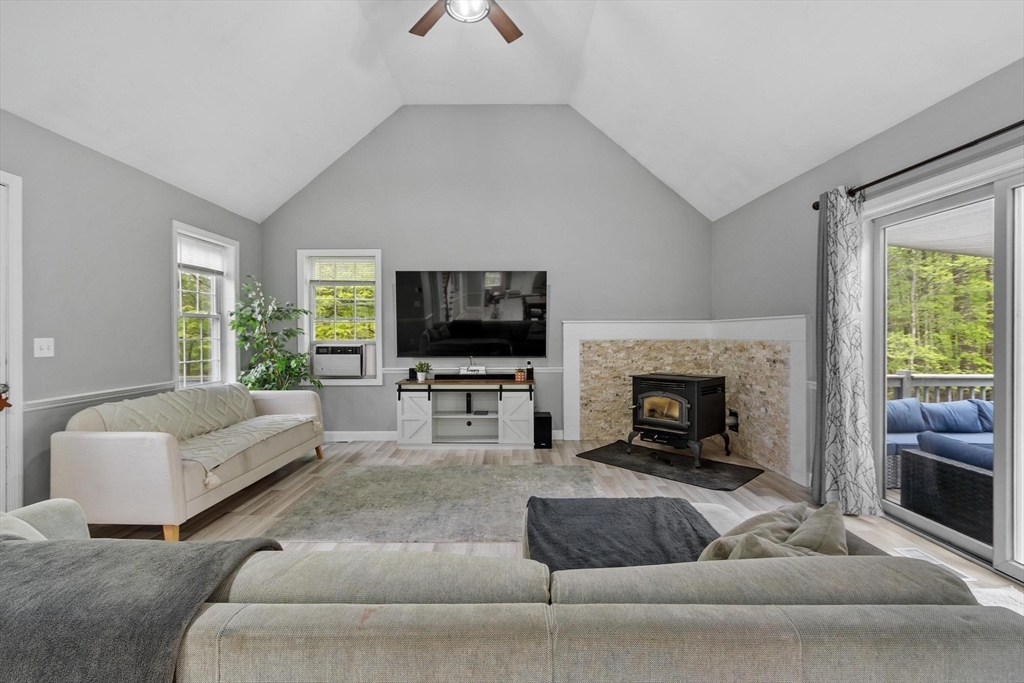 731 Foster Rd, Ashby, MA Photo #20