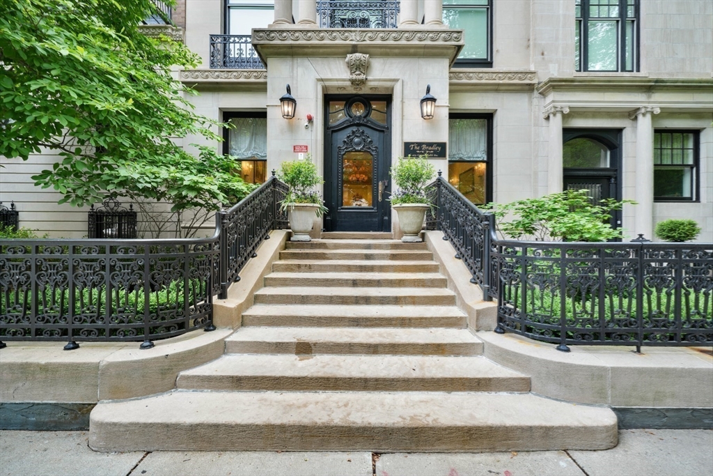 409-411 Commonwealth Ave B
