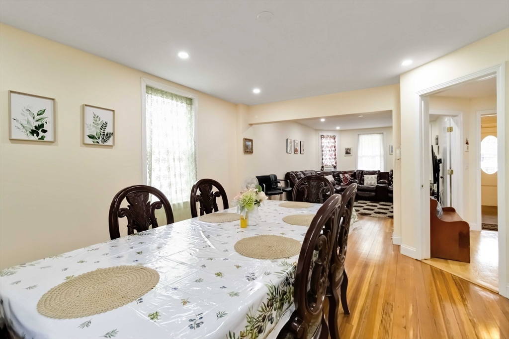 10 Beach Rd 1