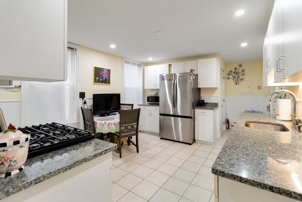 10 Beach Rd 1