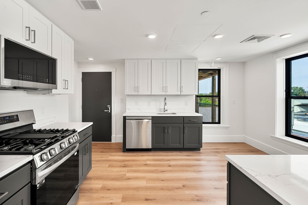 Cambridge, Massachusetts 02139, United States, 4 Bedrooms Bedrooms, ,2 BathroomsBathrooms,Residential,Active,163038