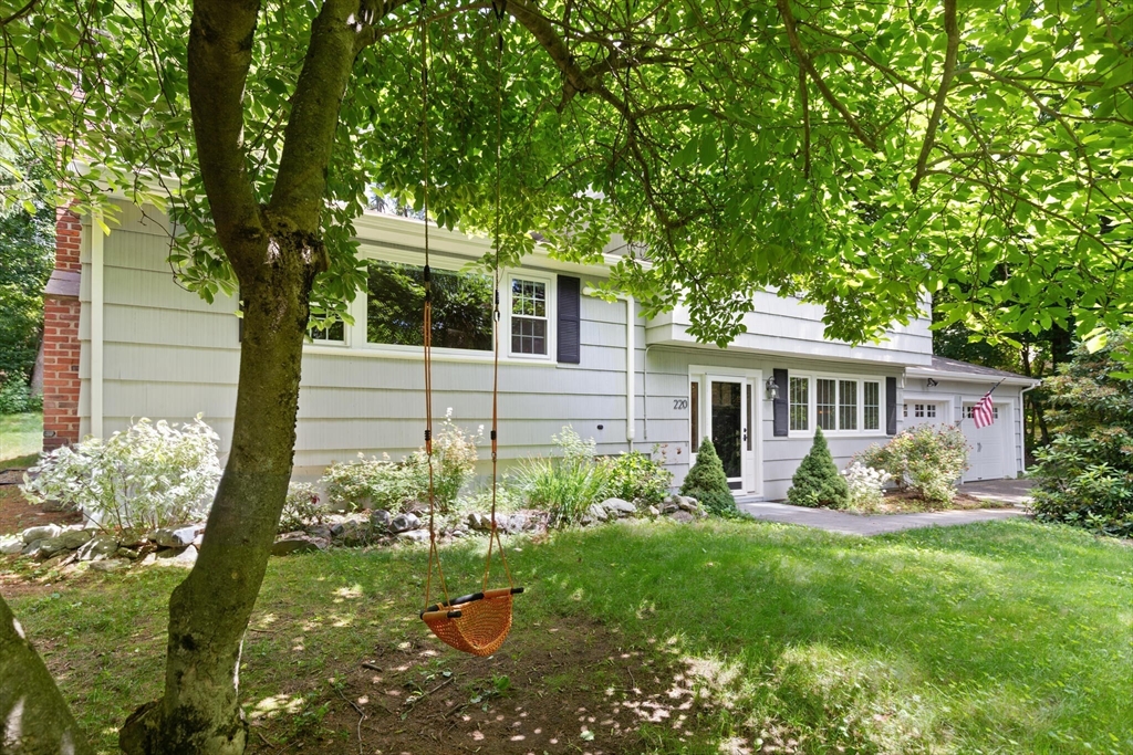 220 Old Lancaster Rd