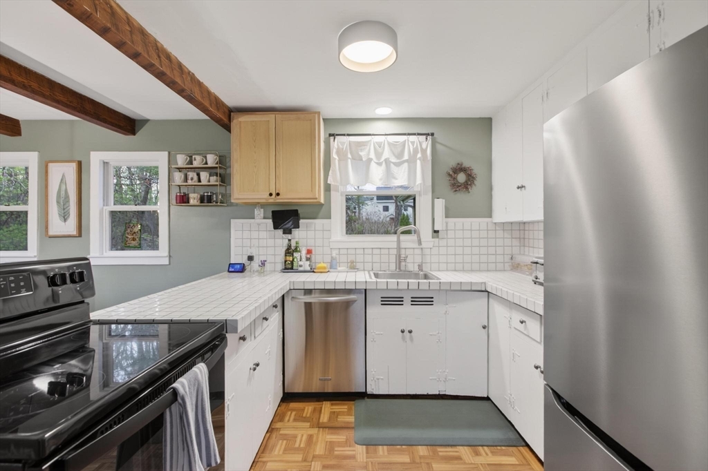 14 Francis Wyman Rd, Burlington, MA Photo #17
