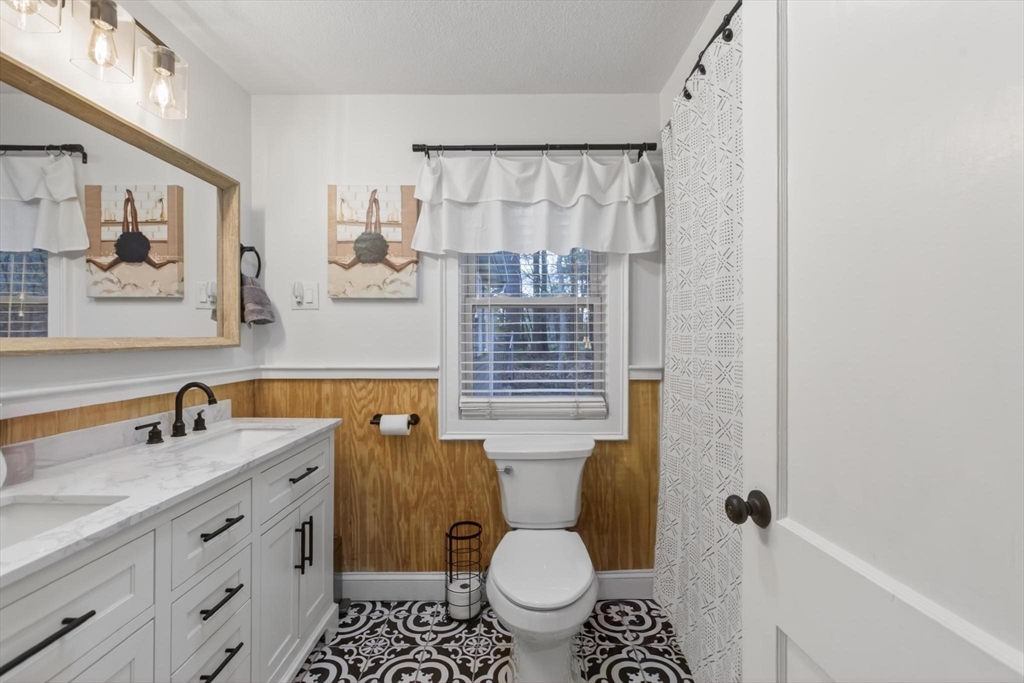14 Francis Wyman Rd, Burlington, MA Photo #26