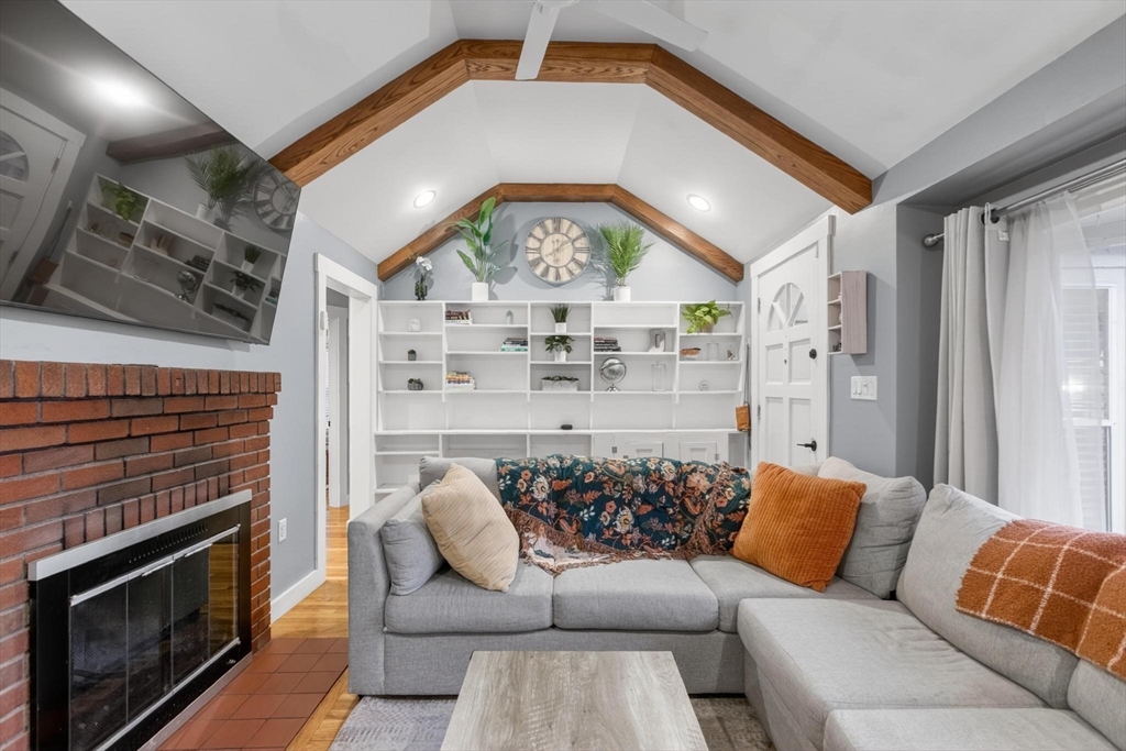 14 Francis Wyman Rd, Burlington, MA Photo #12