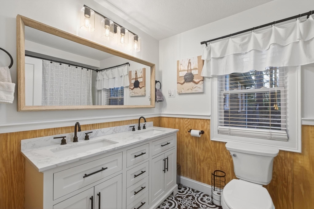 14 Francis Wyman Rd, Burlington, MA Photo #27
