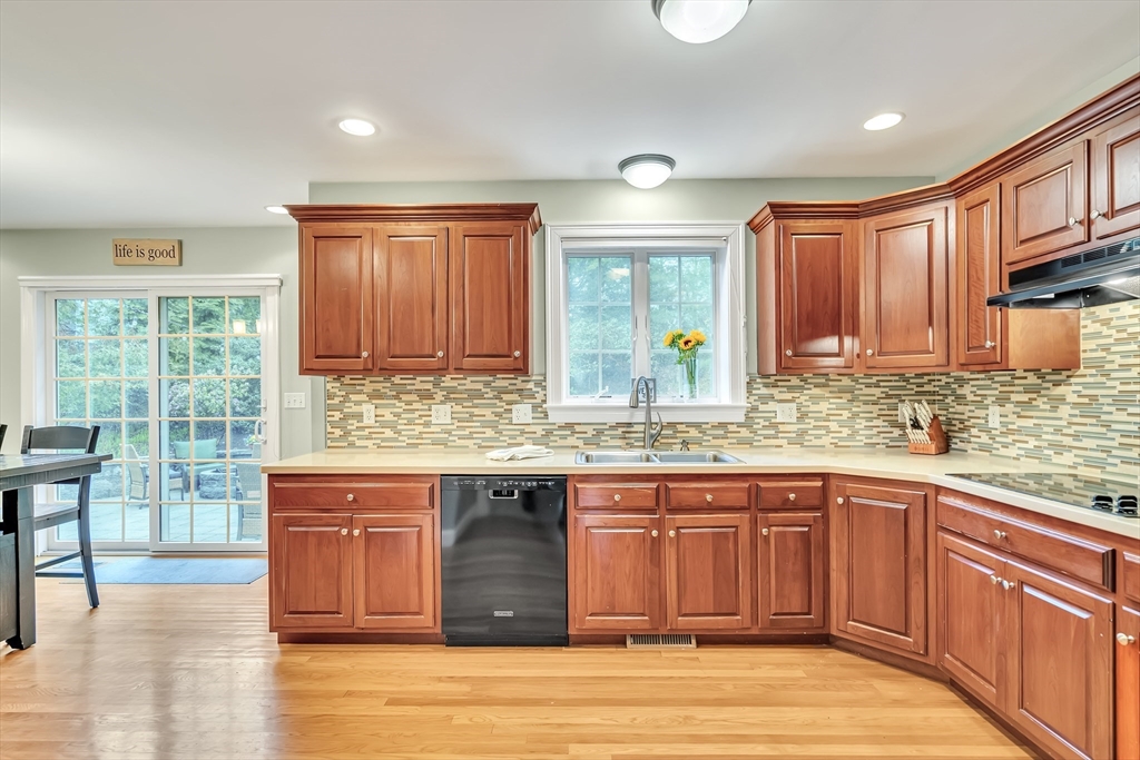 46 Holmes St, Needham, MA Photo #7
