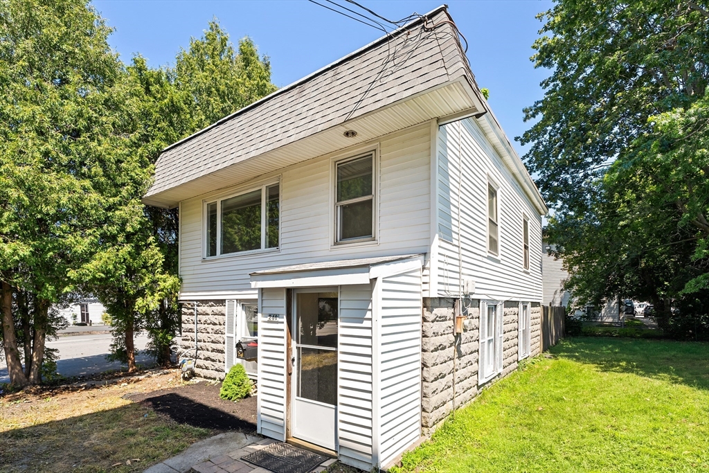 240 Montaup Street