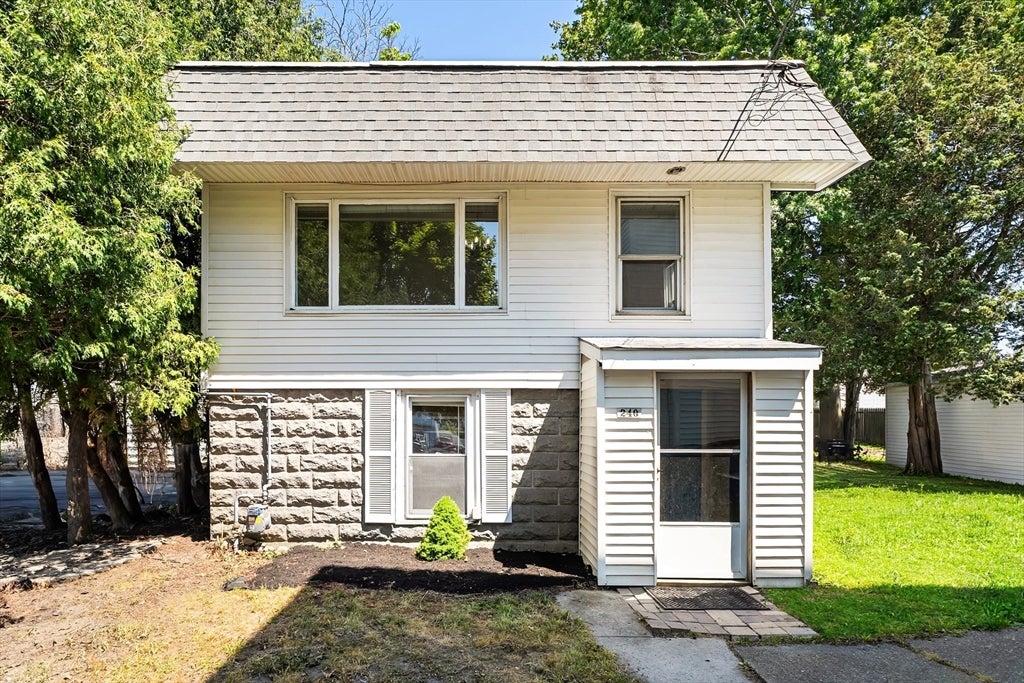 240 Montaup Street