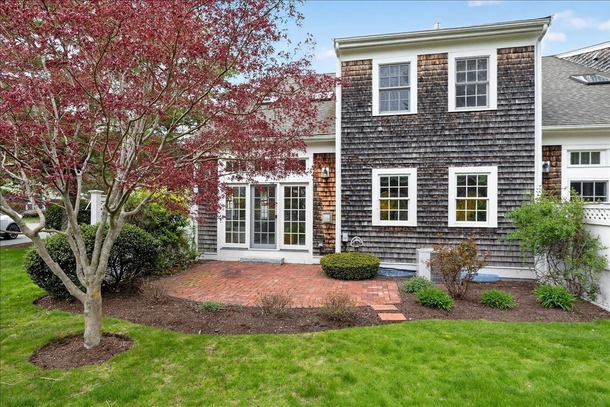 14 Whiting Ln