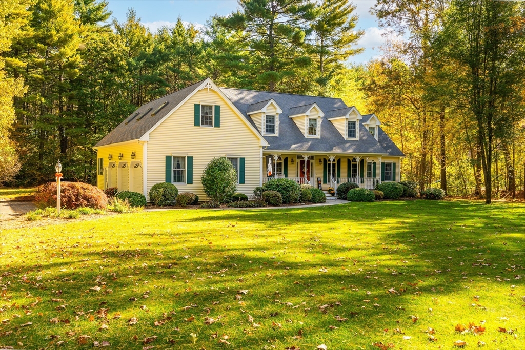 14 Eastwoods Drive