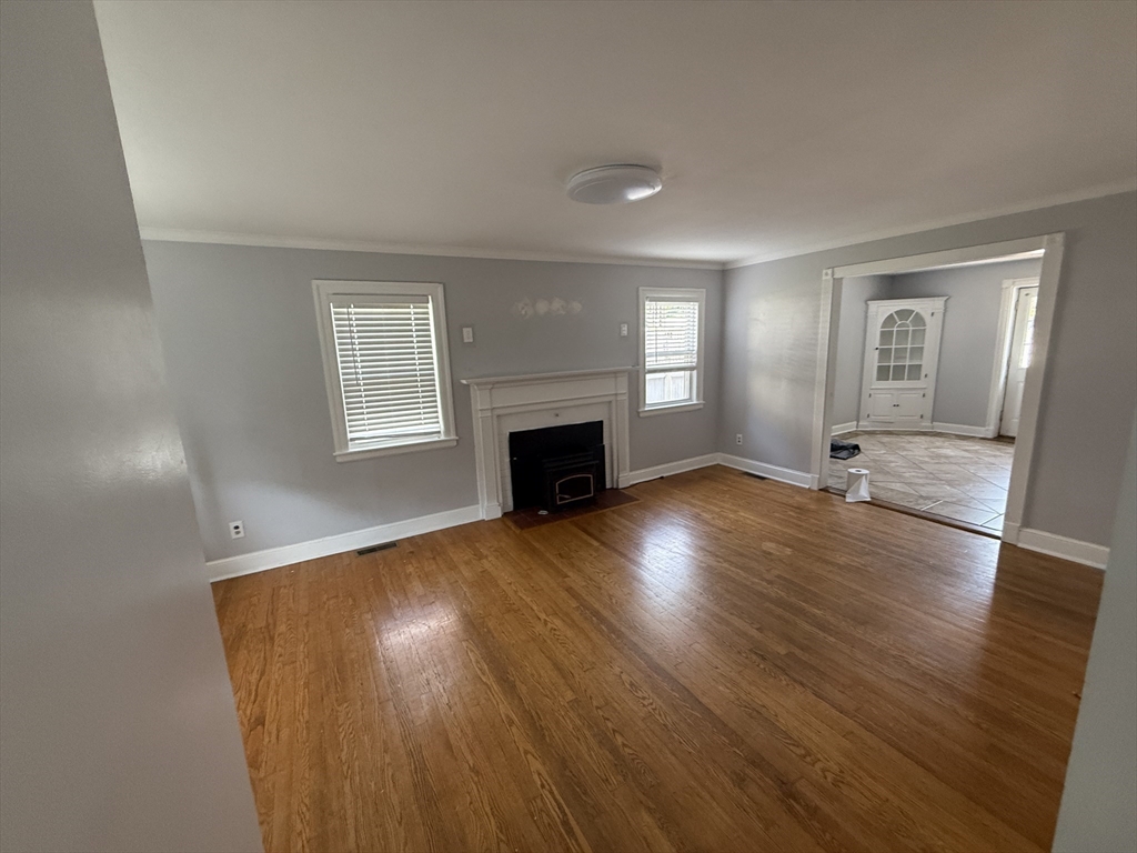 34 Kosta St