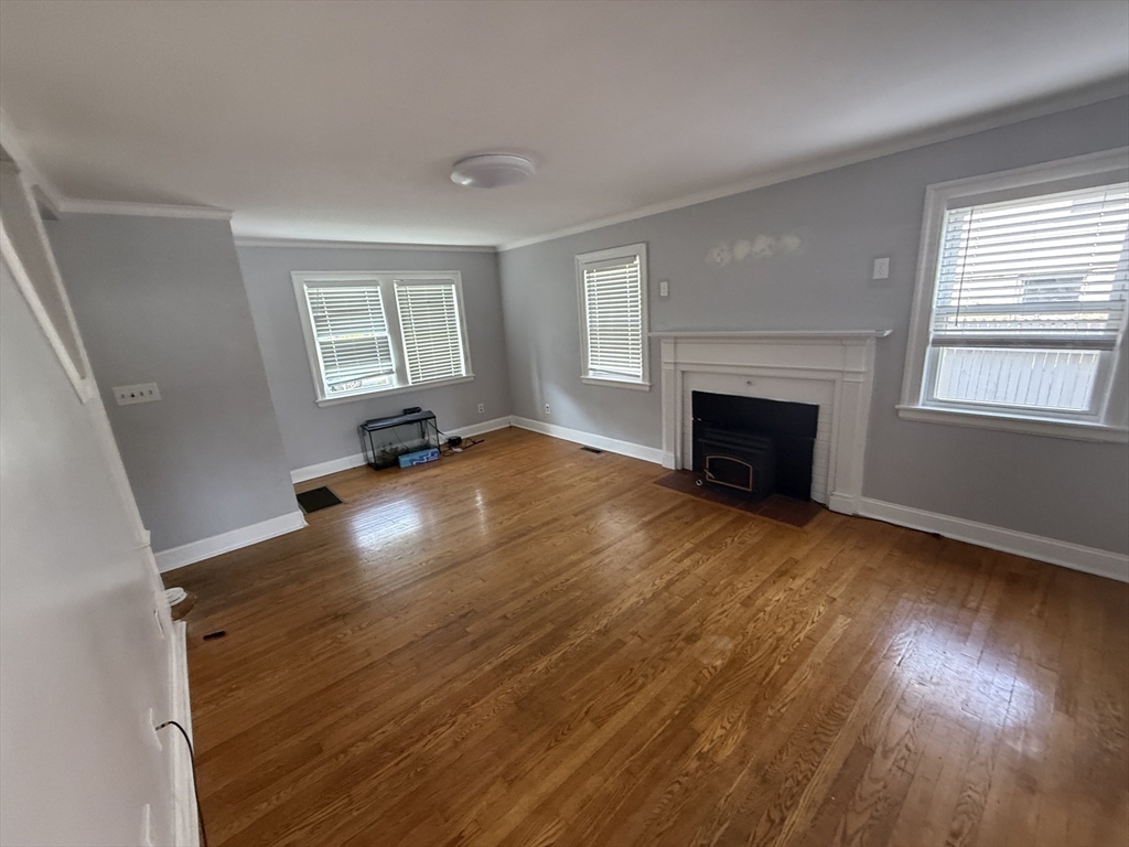 34 Kosta St